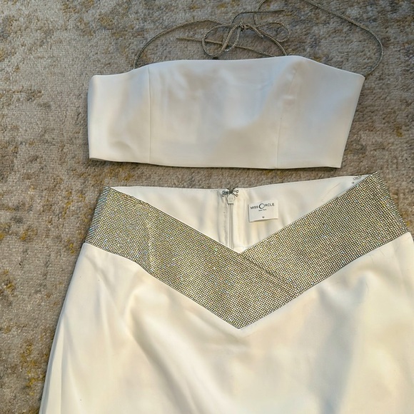 Chic White and Silver Maxi Dress - Picture 8 of 13